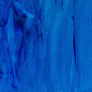 Peinture abstraite bleue sur fond blanc, présentant des formes fluides et des nuances de bleu.